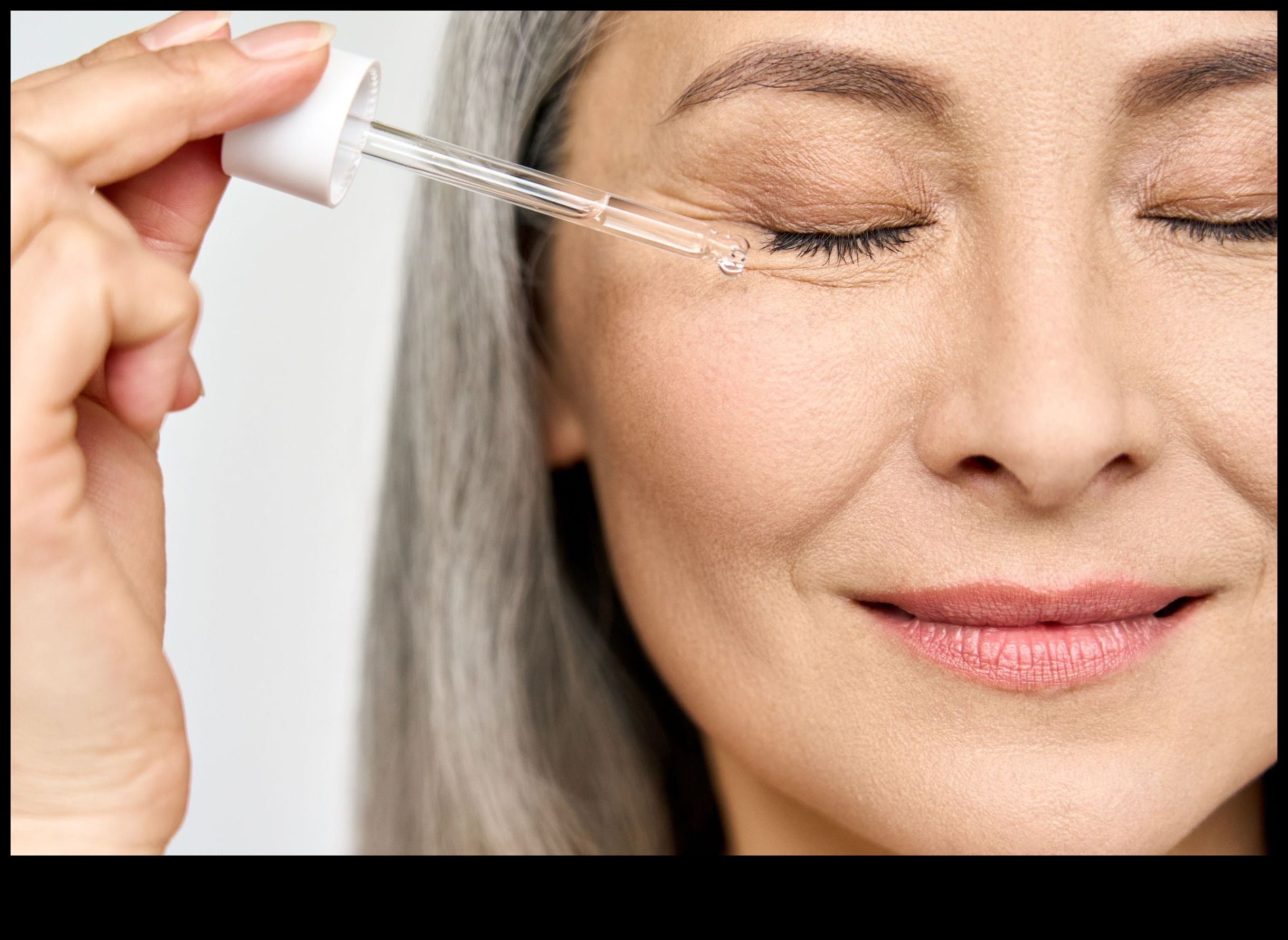 Από νεανικές λάμψεις σε αιώνια λάμψη: Φυσικό μακιγιάζ για κάθε στάδιο της ζωής