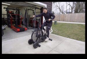 Cardio King: Κορυφαίες επιλογές για εξοπλισμό άσκησης που χτυπά την καρδιά στο σπίτι