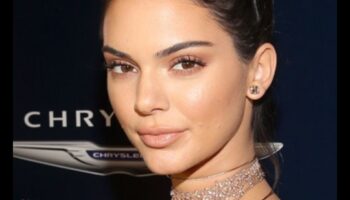 Φωτεινά μυστικά: Επίτευξη μιας φυσικά λαμπερής εμφάνισης με highlighter